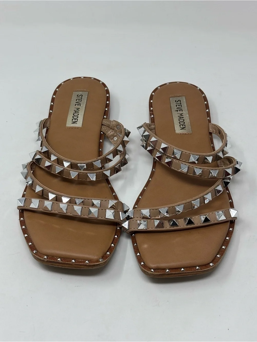 Steve Madden Skyler studded flat sandals size 7.5